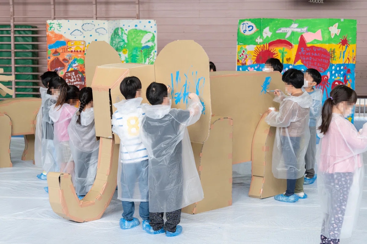 葛飾区立飯塚小学校での共同作品制作